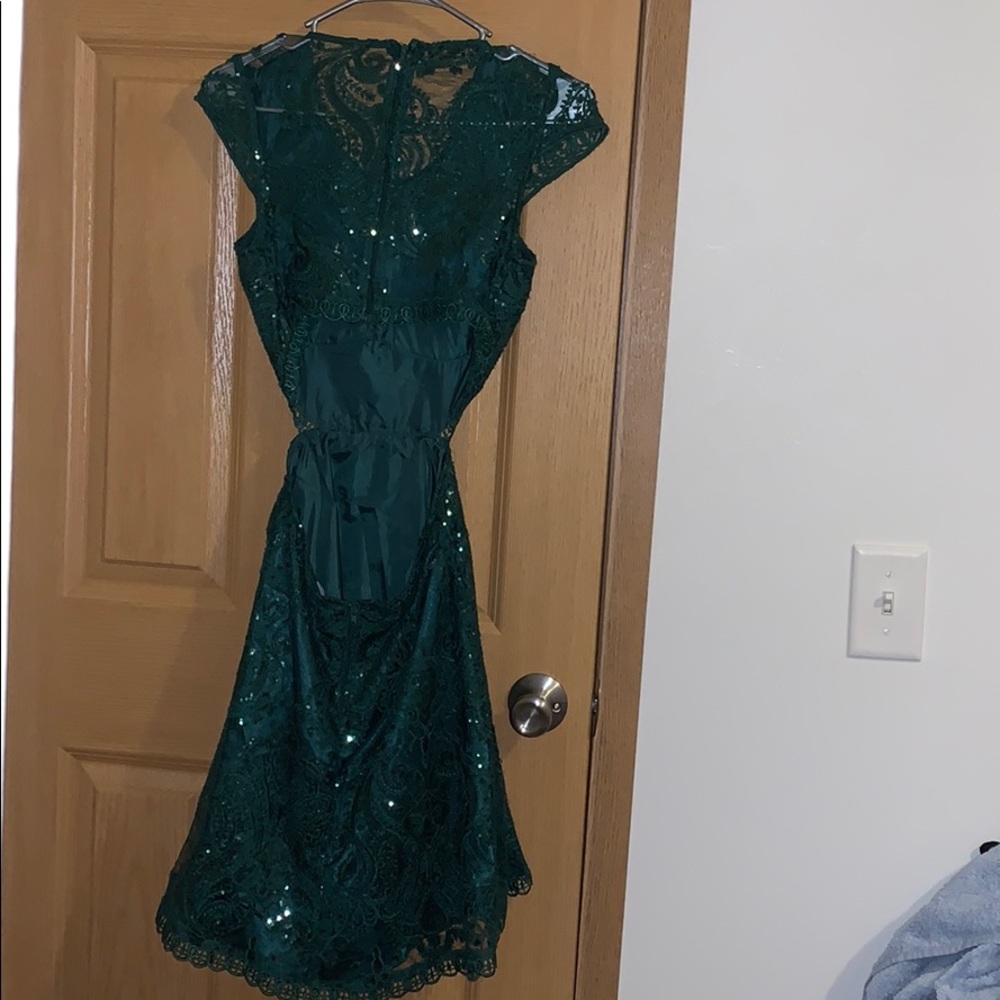 Green sequence dress - Picture 2 of 4